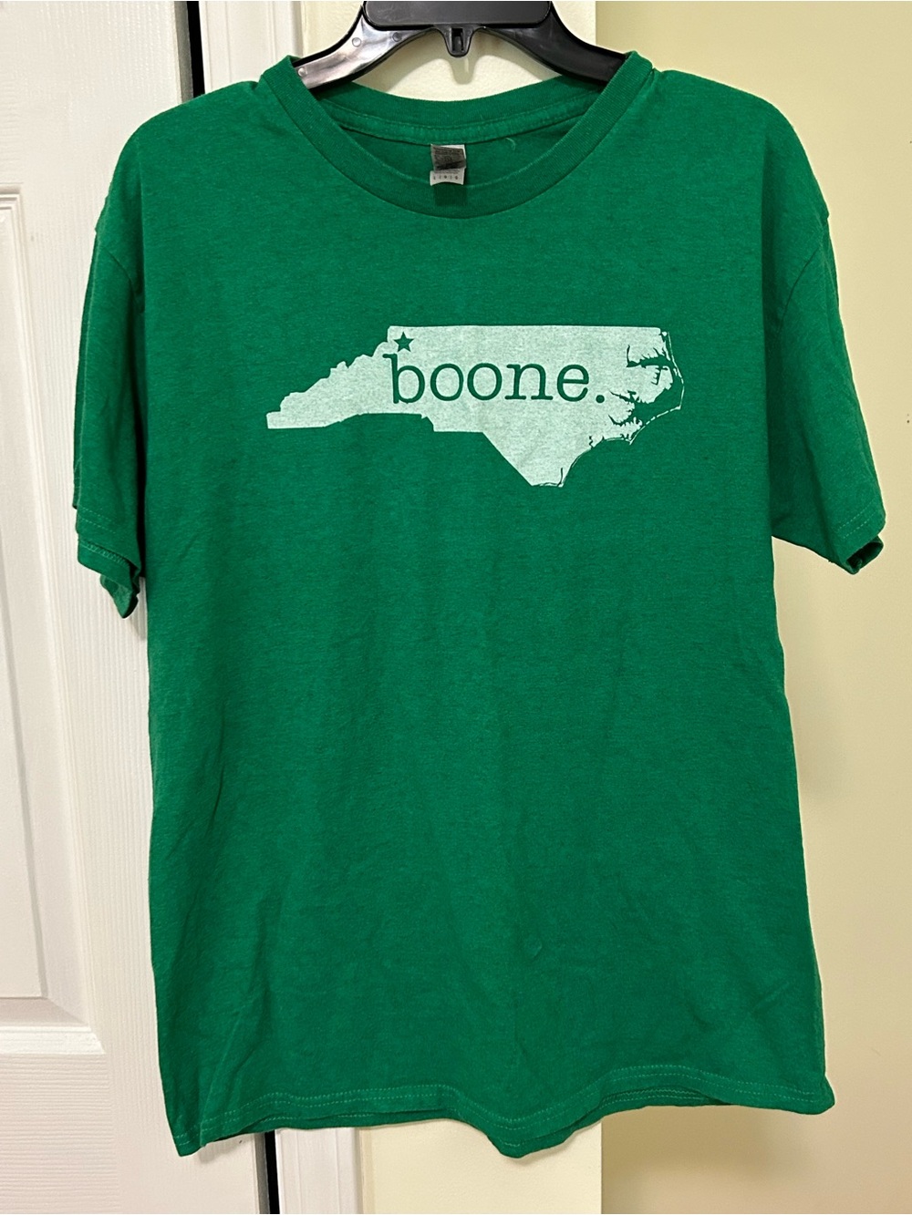 Gildan Kelly Green Boone North Carolina Heavy Cotton Tee